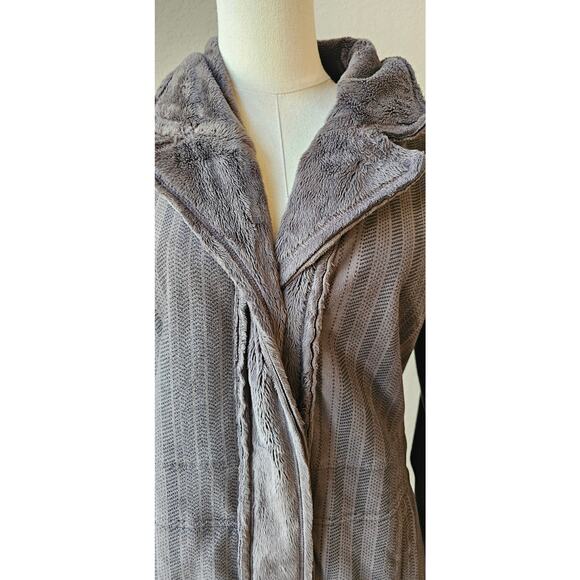 ExOfficio Women's Gray Striped Faux Fur Long Sleeve Snap Front Coat Size Small - Picture 2 of 13